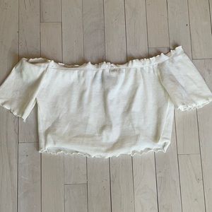 White off the shoulder cropped t shirt